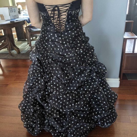 Brand Alyce Designs Size 10 Length for woman 5foot to ?5'5"? - Picture 2 of 3